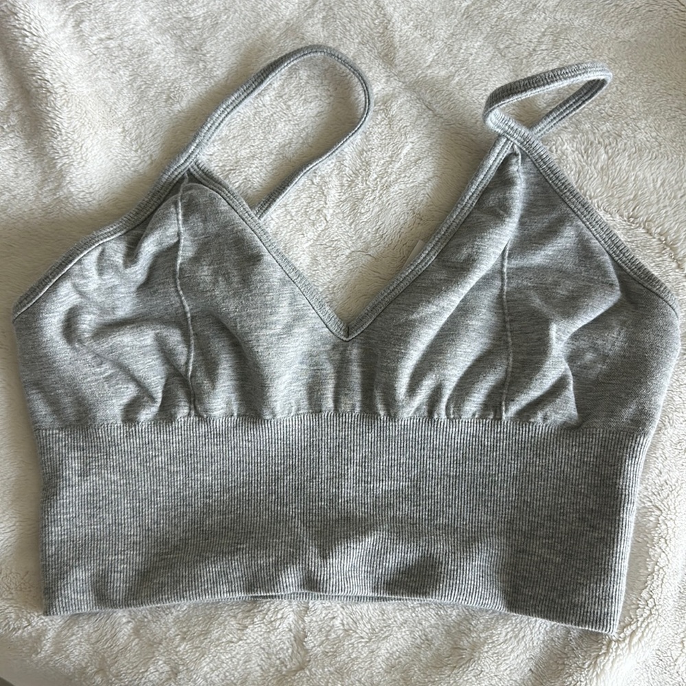 Alo yoga sports bra